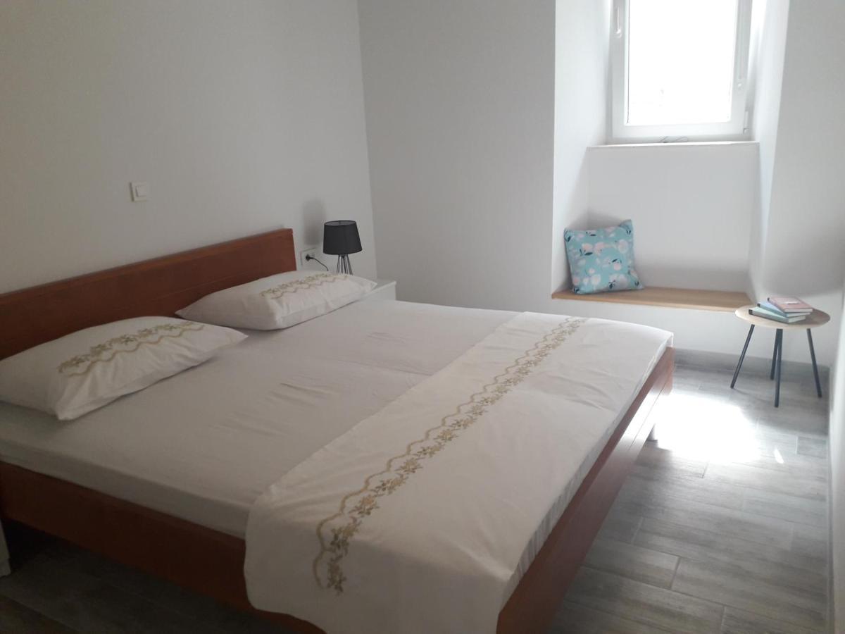Apartments Bepi คอมีชา ภายนอก รูปภาพ